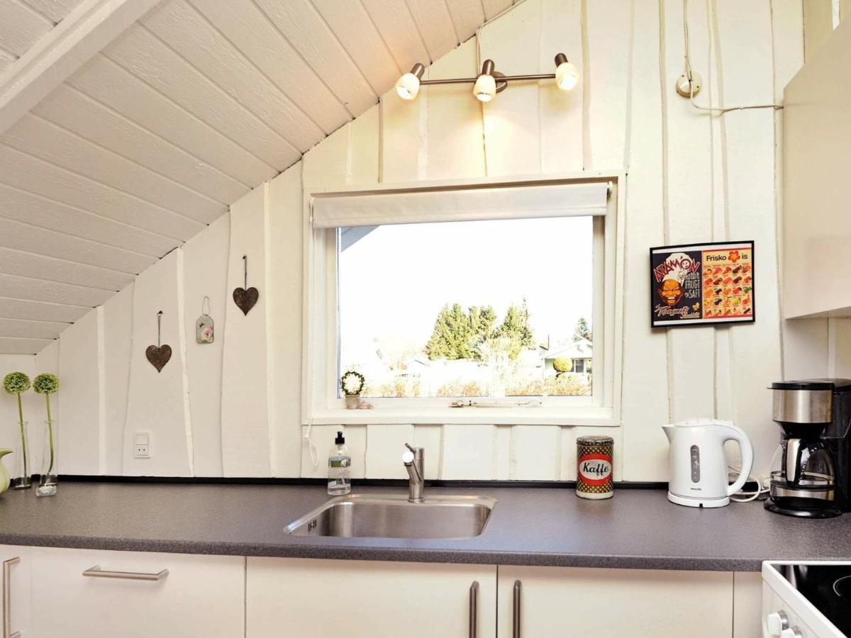8 Person Holiday Home In Hejls Kamer foto